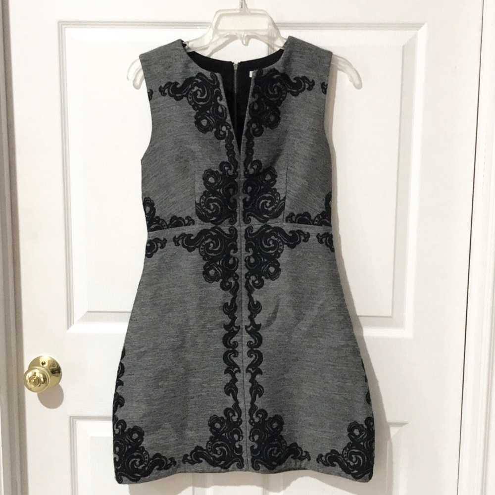 DVF MINI DRESS SIZE - 4